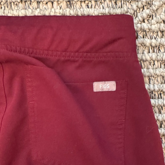 2 Pairs of Figs Zamora Jogger Scrub Pants, Burgundy, XS - Picture 4 of 8